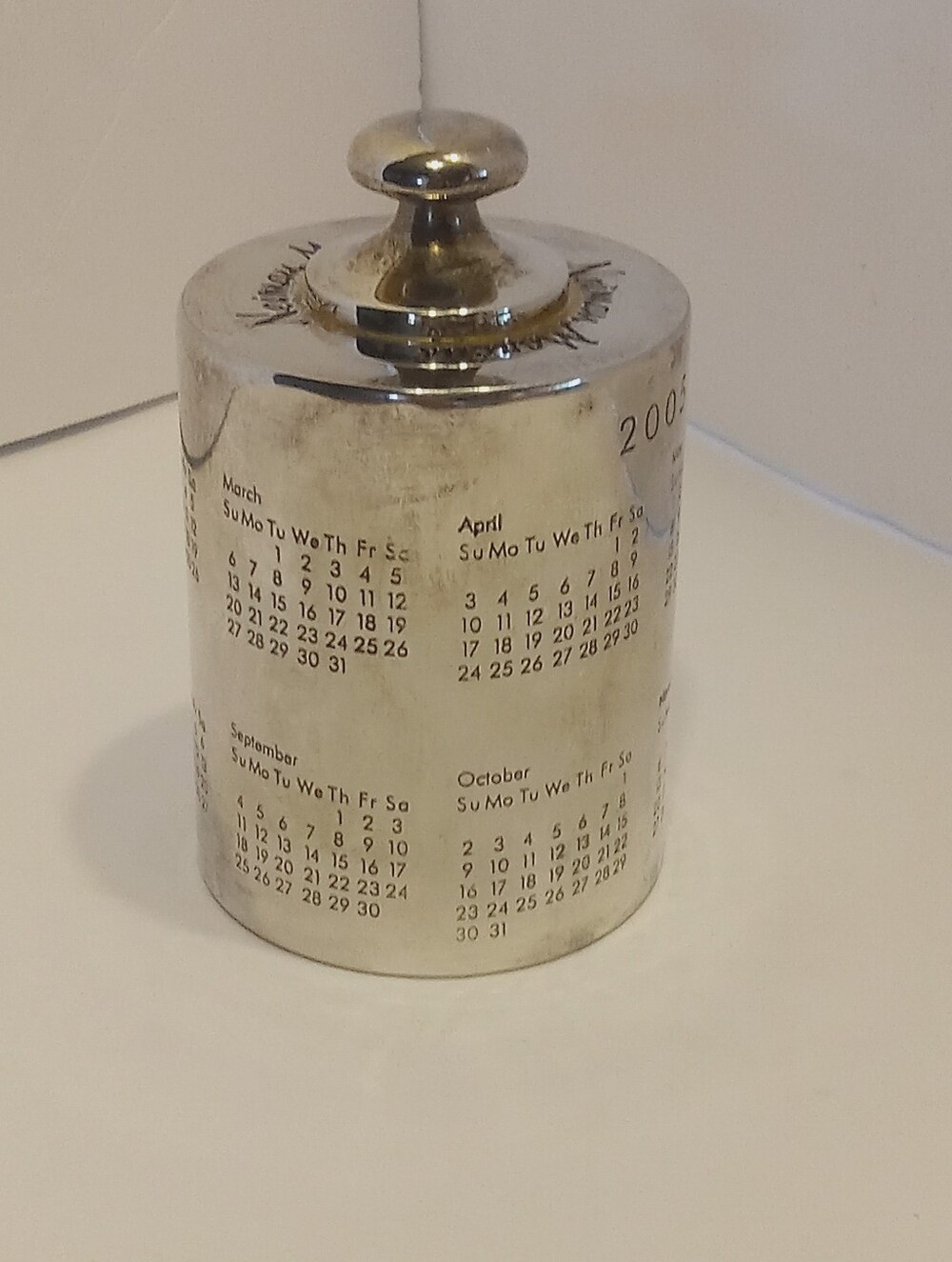 NEIMAN MARCUS 2005 Desk Calendar Paperweight Silver Plated Office Decor VT